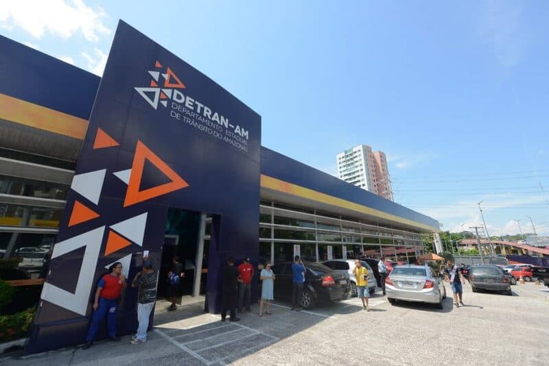 Licenciamento anual de veículos começa em janeiro; confira prazos