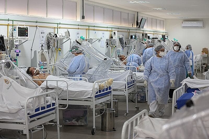 Óbitos por Covid no mundo atingem maior média dos últimos quatro meses
