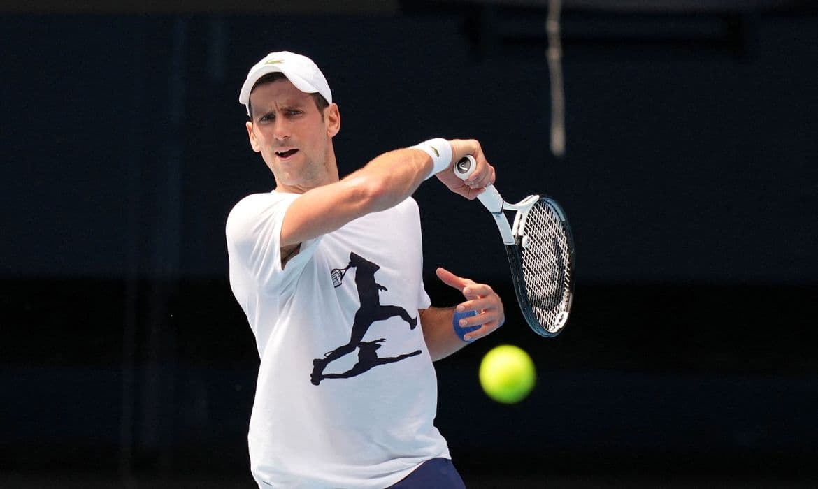 Novak Djokovic comprou empresa que desenvolve tratamento contra Covid