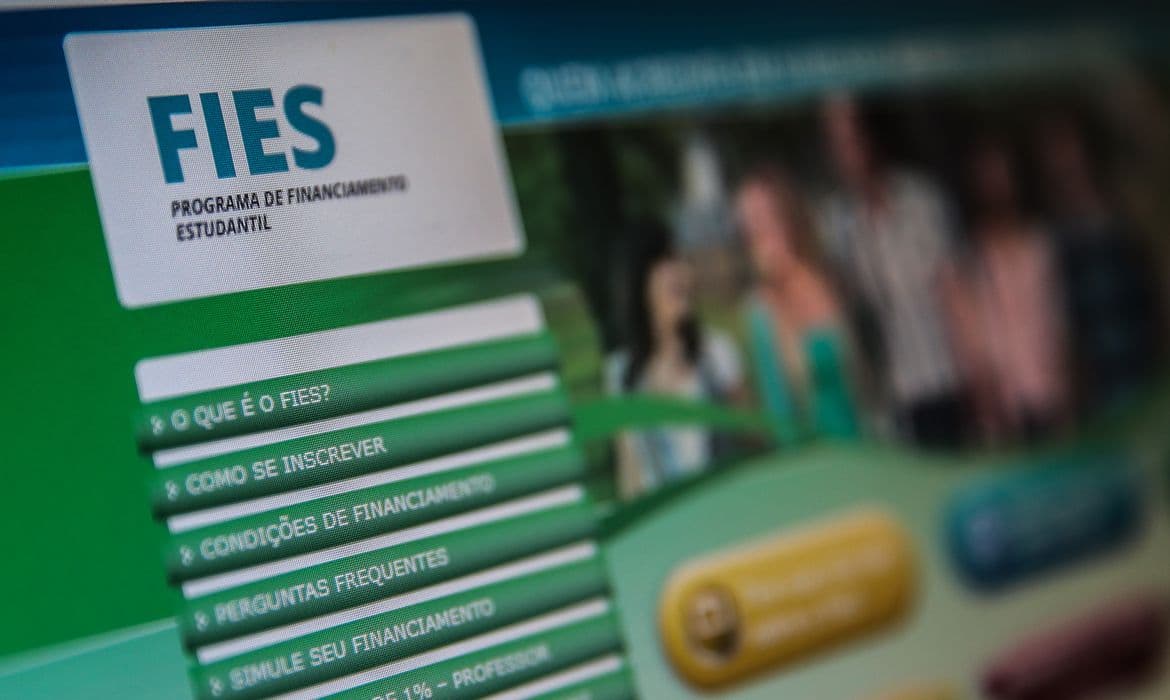 Renegociação do Fies começa hoje com descontos até 92%; veja regras