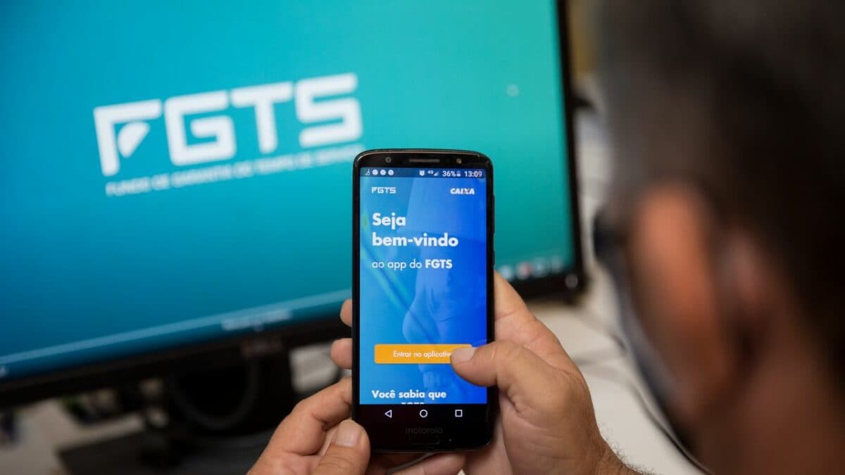Governo libera R$ 3,9 bilhões retidos do saque-aniversário do FGTS; saiba quem pode receber