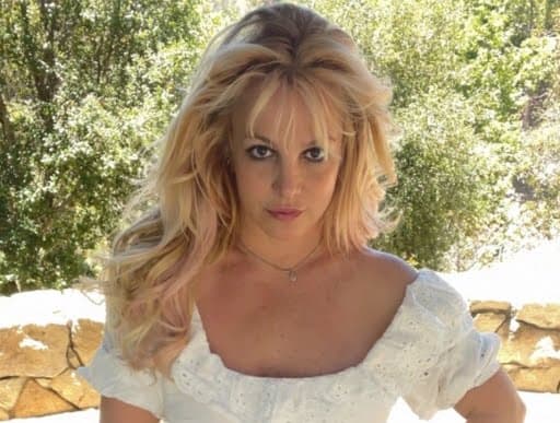 Britney Spears vende catálogo das suas músicas em acordo recorde, diz site