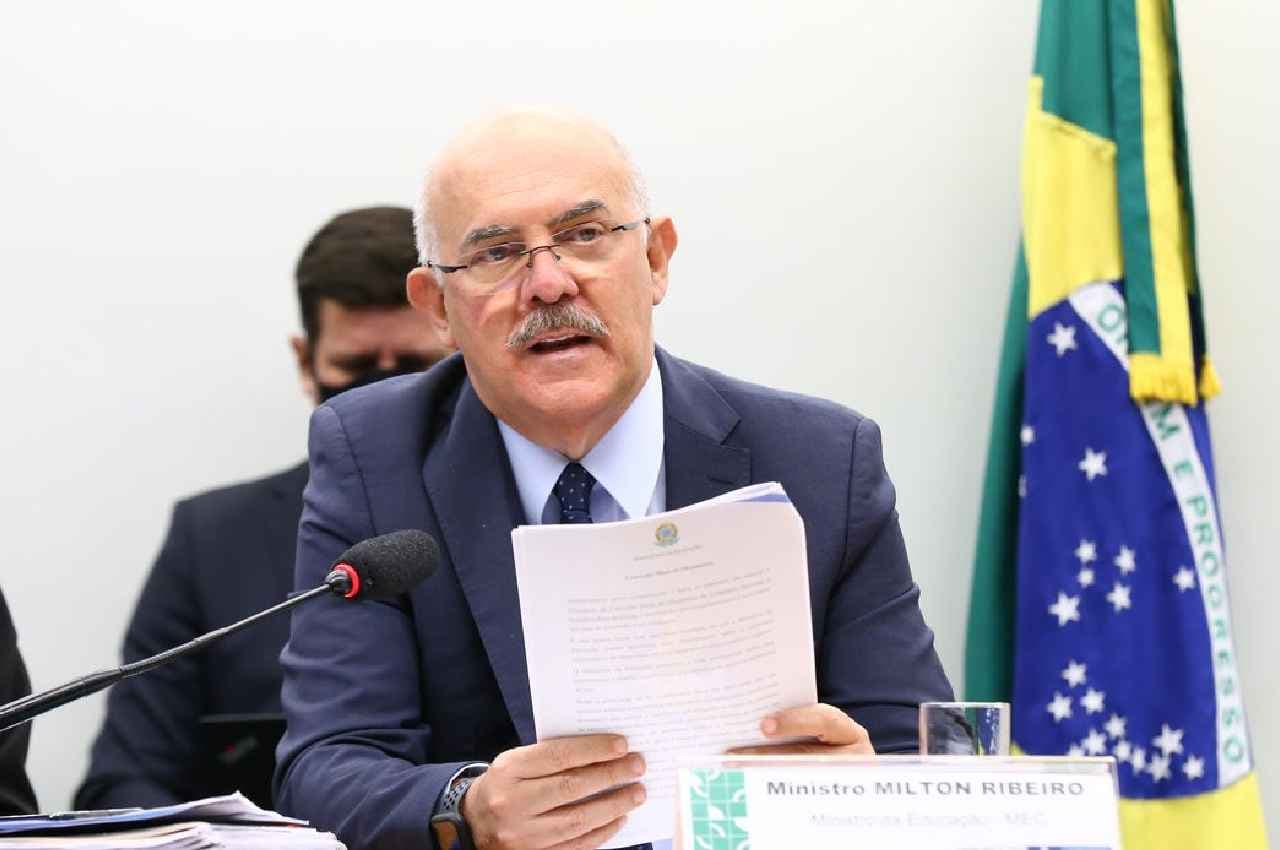 Ex-ministro da Educação e pastores são presos em operação da PF contra “gabinete paralelo” no MEC