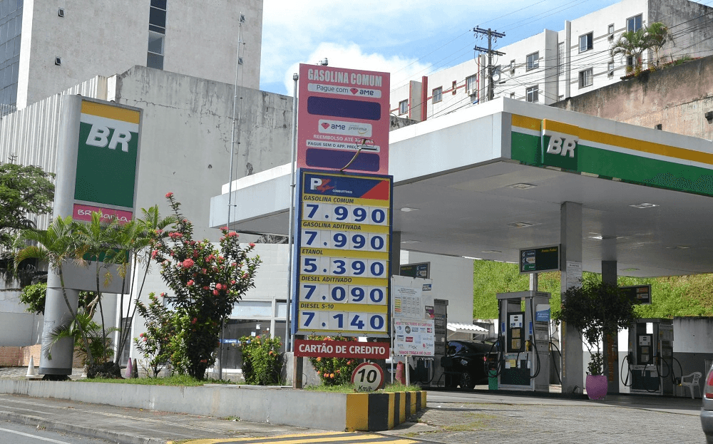 Governo aciona STF contra leis estaduais que fixam ICMS dos combustíveis