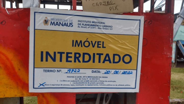 Prefeitura interdita parque de diversões onde pessoas se acidentaram no domingo