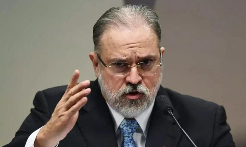 Procuradores enviam pedido de investigação contra Bolsonaro à PGR
