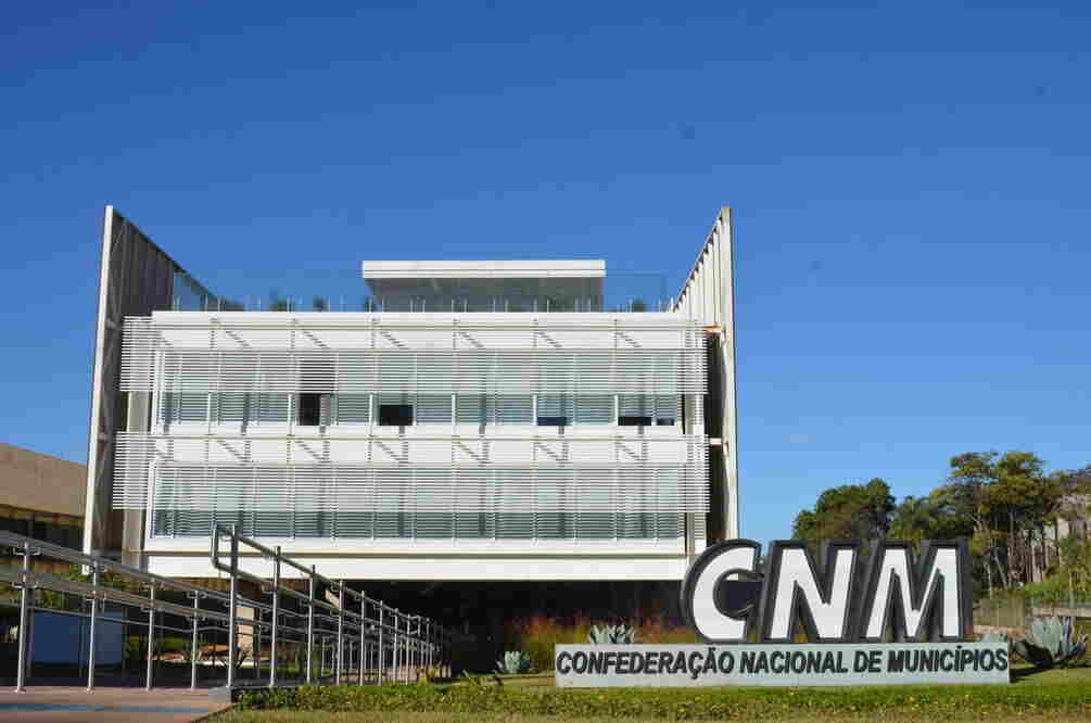 Prefeitos se mobilizam contra efeitos da “PEC kamikaze” na receita dos municípios