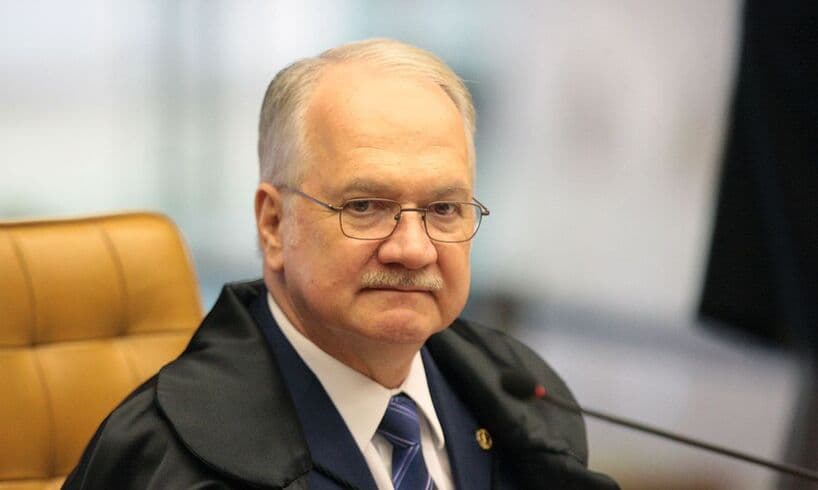 Fachin dá prazo para Bolsonaro se manifestar em ações sobre reunião com embaixadores