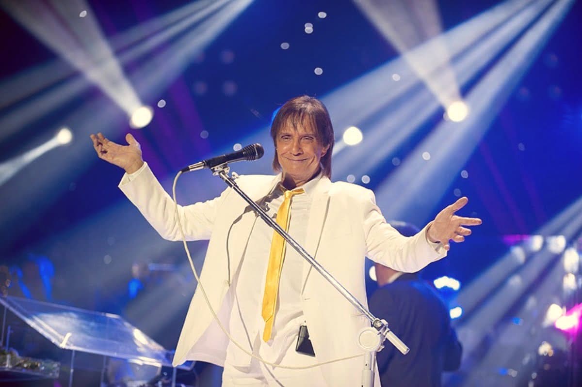 “Saiu sem querer”, justifica Roberto Carlos após gritar com fã