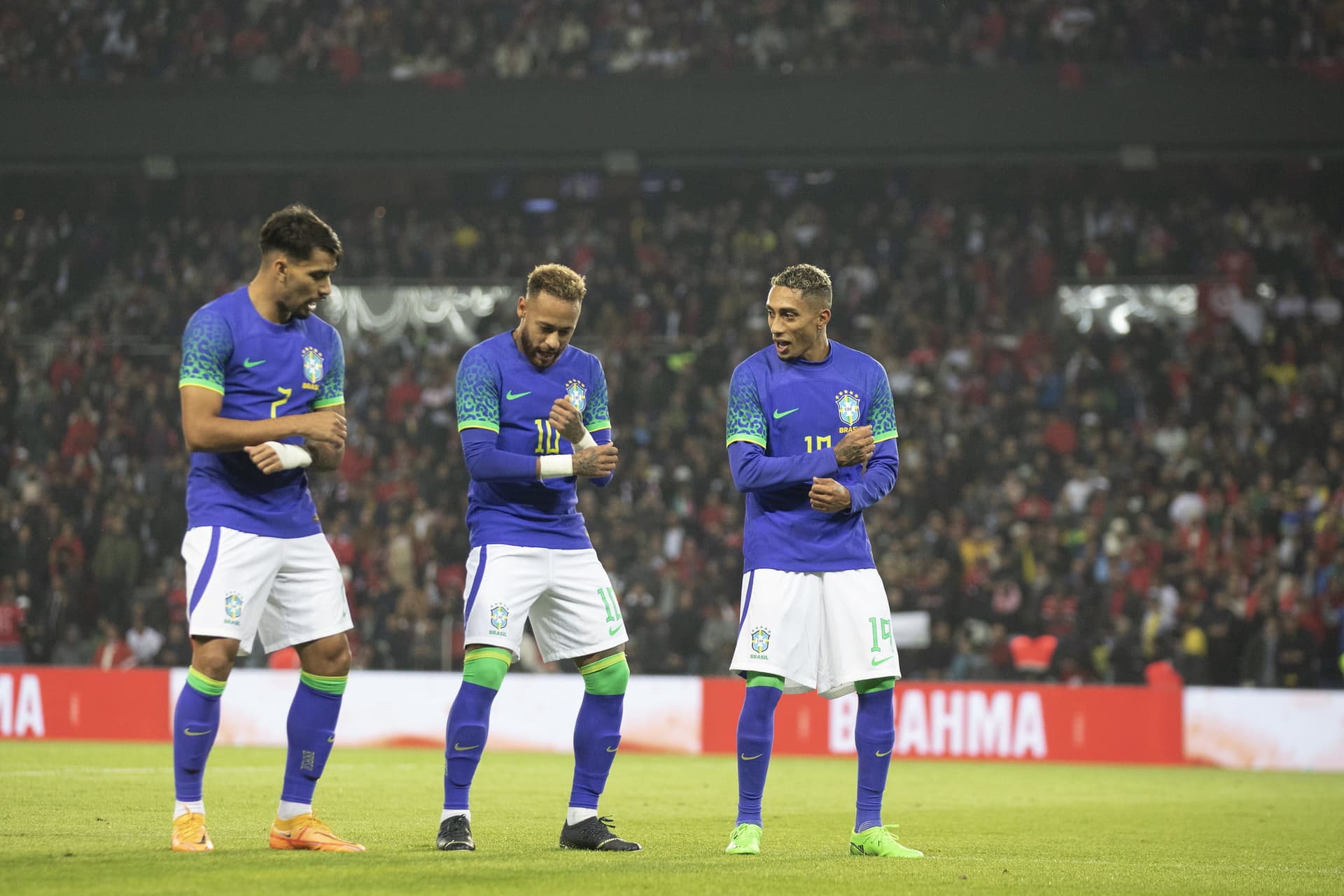 Brasil goleia Tunísia em último jogo antes da Copa do Mundo