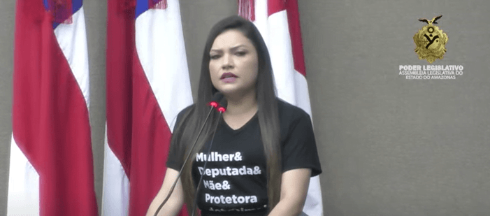 Joana D’arc denuncia importunação sexual em restaurante
