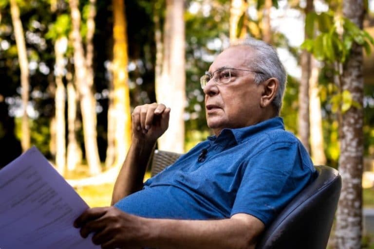 Amazonino Mendes volta a ser internado em SP