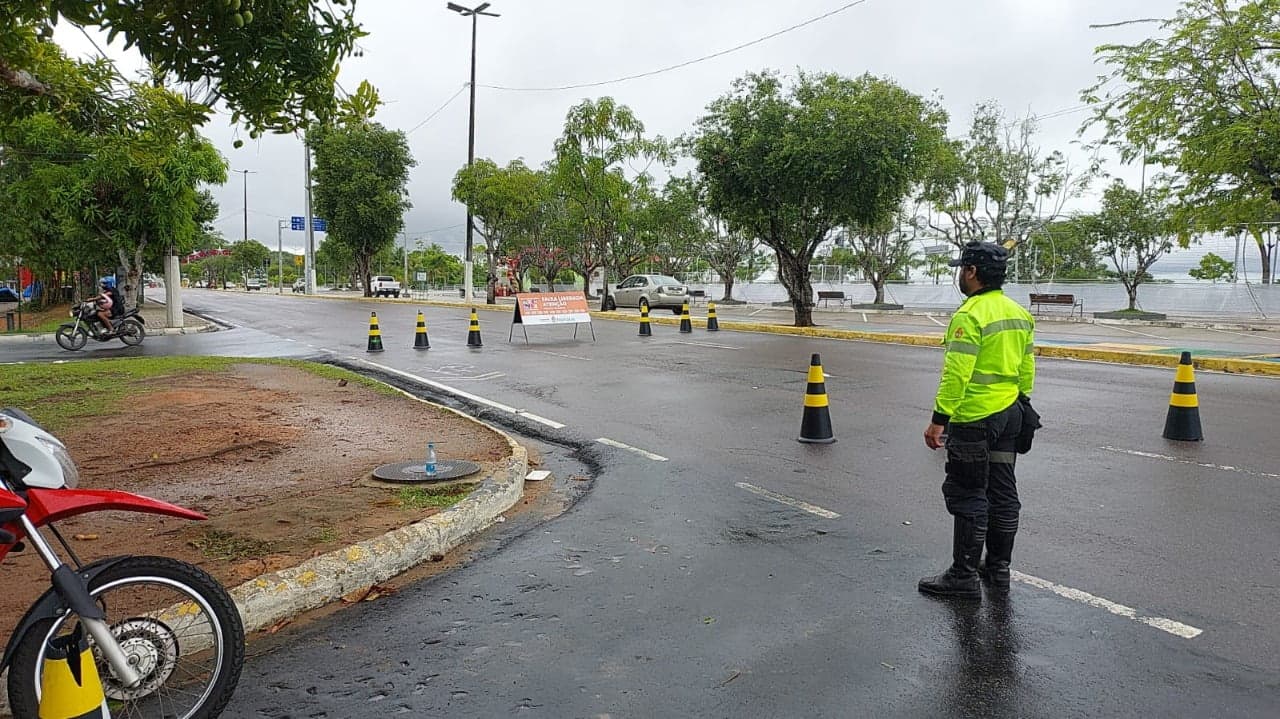 Via é interditada para Réveillon na Ponta Negra