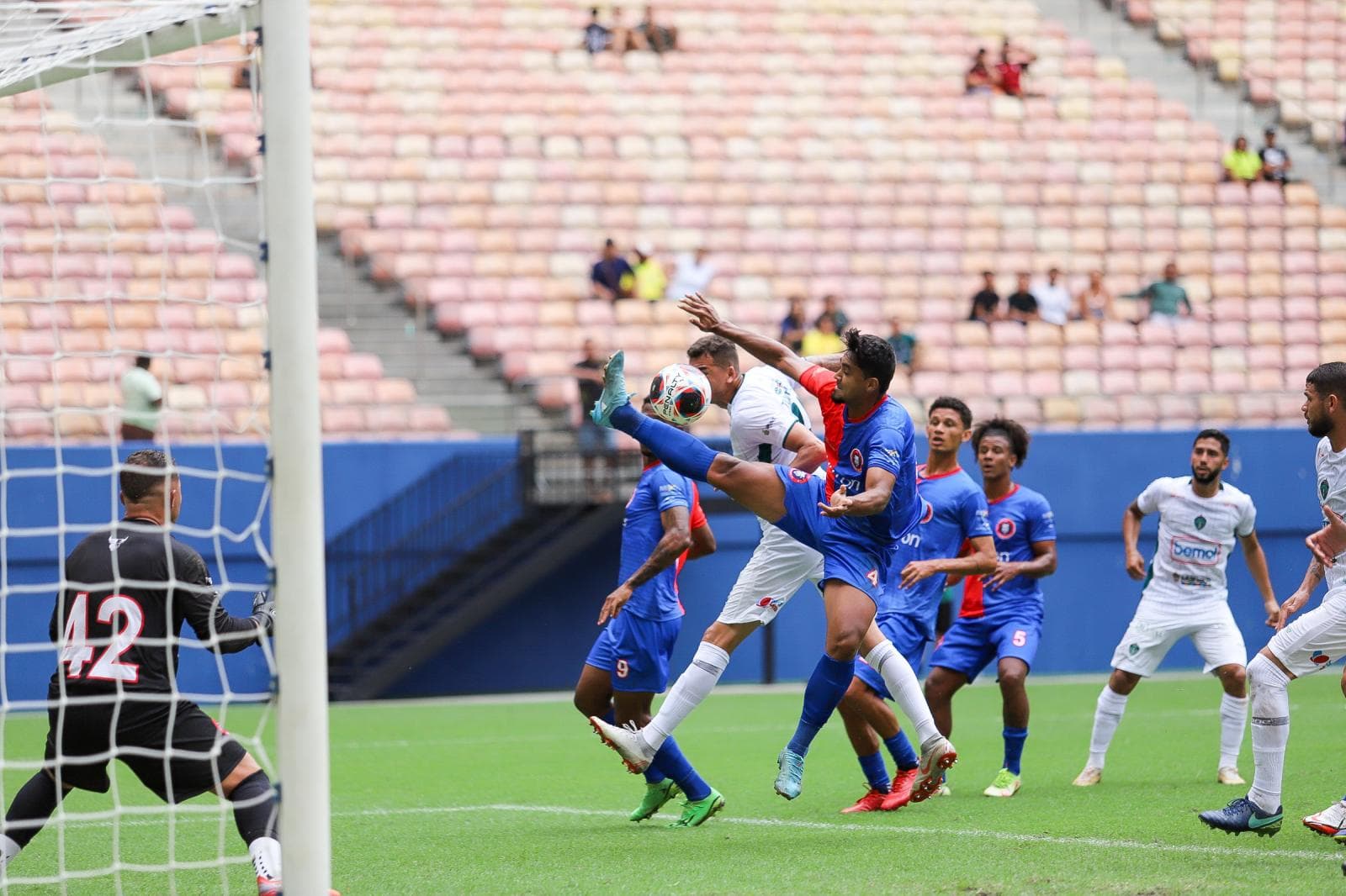 RPE Parintins e Manaus FC empatam no segundo dia do Barezão