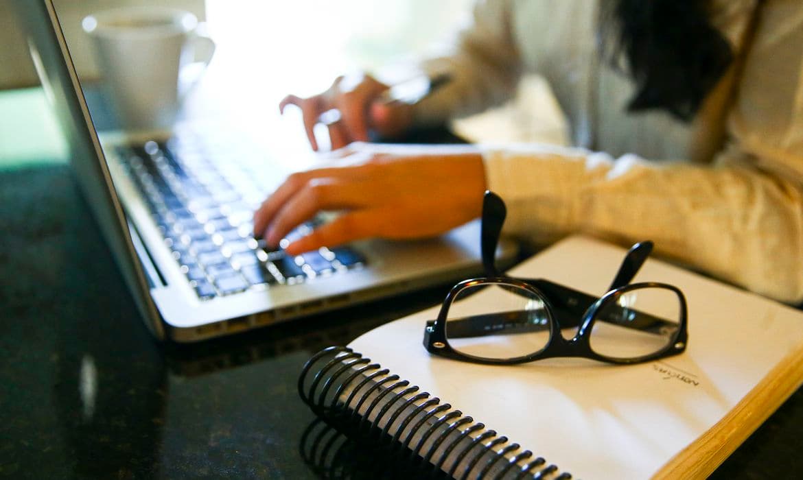 Brasileiros preferem cursos online para qualificação profissional
