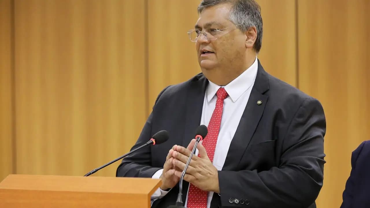 Ministro faz balanço de ações contra violência nas escolas: “É uma epidemia”