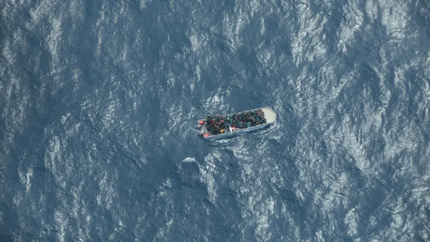 Naufrágio de migrantes na Líbia deixa pelo menos 55 mortos