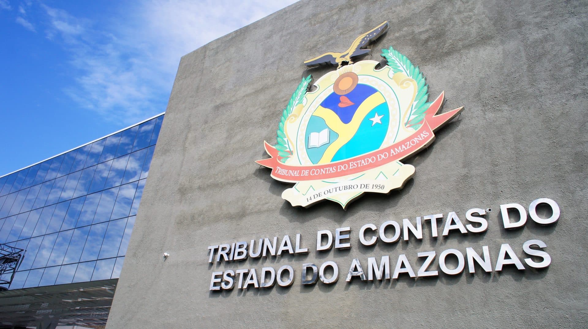 TCE-AM abre 30 vagas para residência jurídica e contábil com bolsa de R$ 3 mil