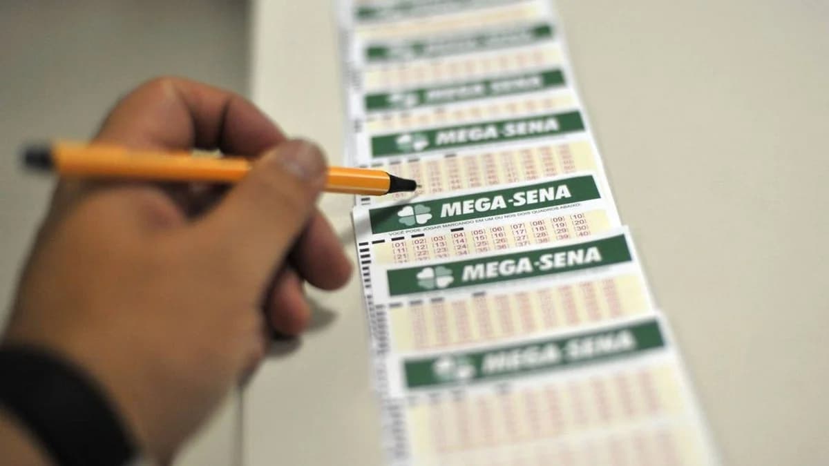 Mega-Sena: ninguém ganha e prêmio acumula em R$ 65 milhões