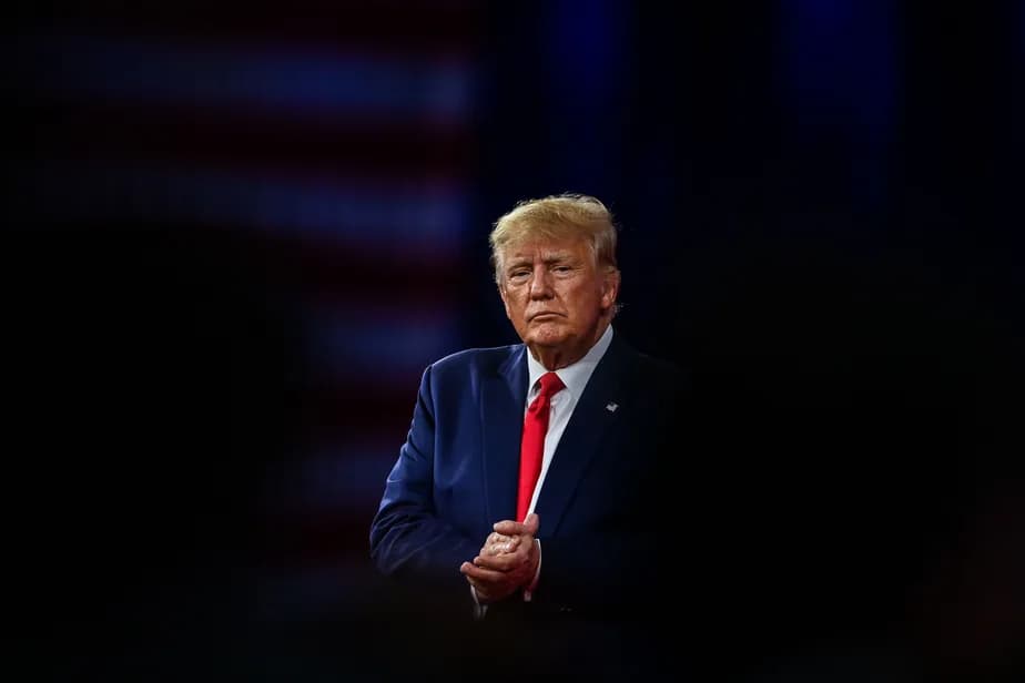 Donald Trump é indiciado na Flórida por posse de documentos secretos