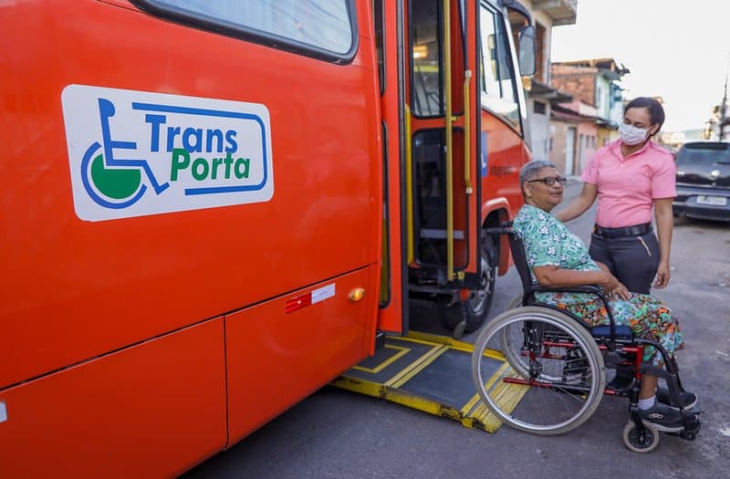 Manaus oferece translado gratuito para PCDs