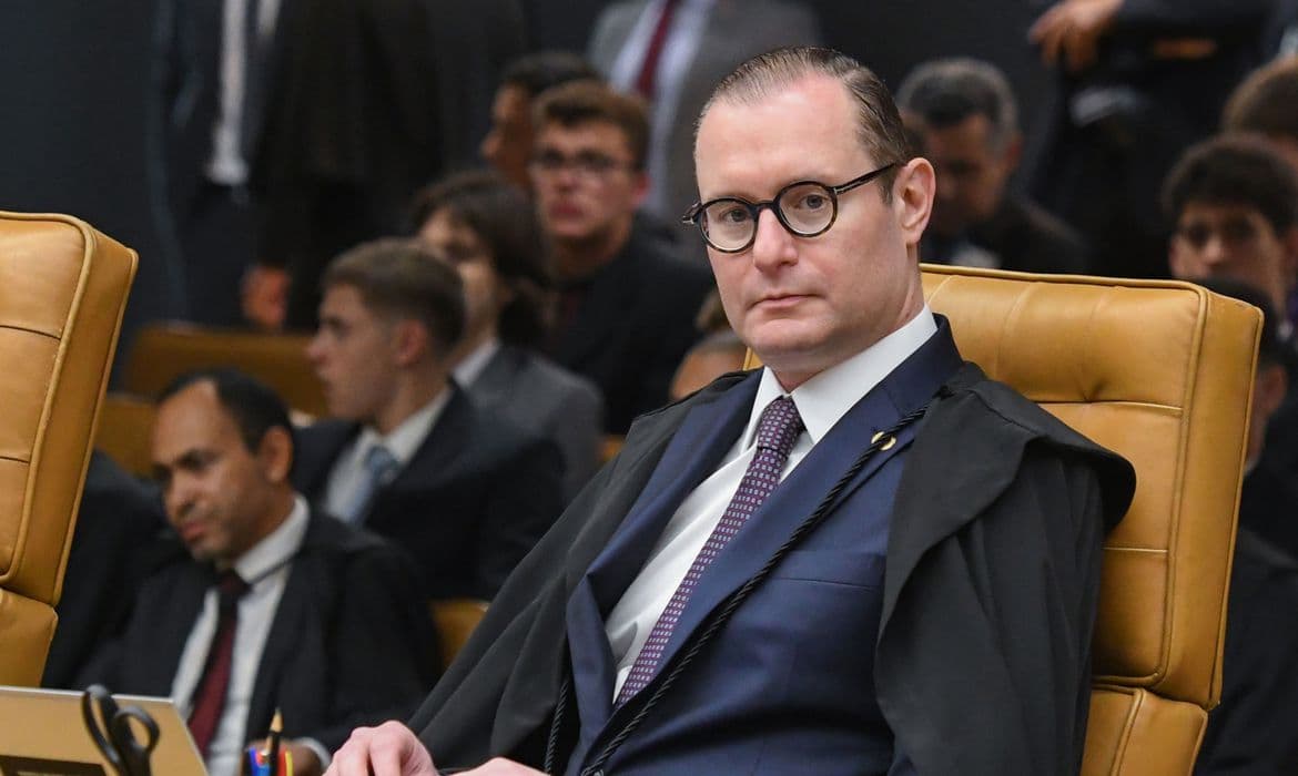 Zanin suspende decisão que censurava matérias sobre ministro de Lula no Maranhão