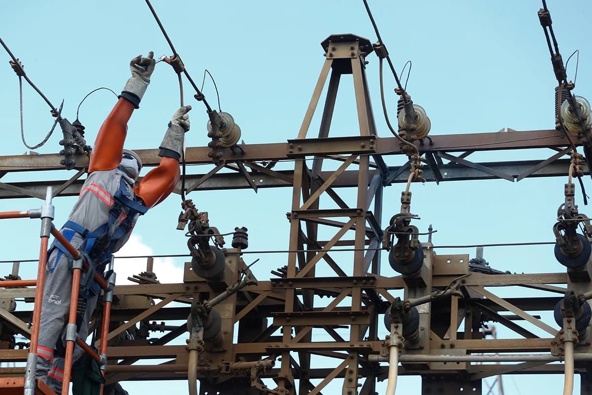 Ministério diz que sistema nacional de energia foi restabelecido, após 6 horas