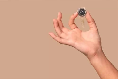 Empresa de Musk abre inscrições para testes de chips cerebrais em humanos