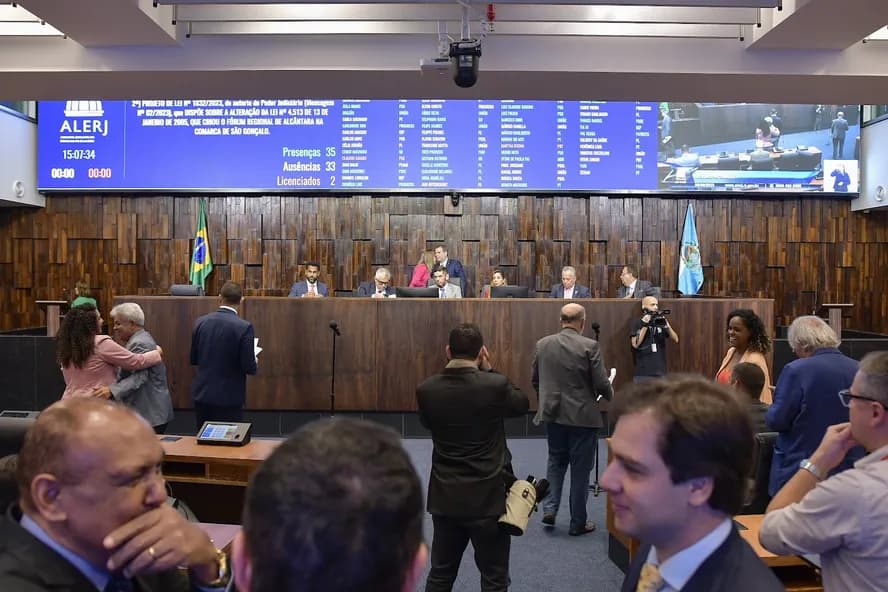 Condenados por preconceito racial não poderão assumir cargos no RJ
