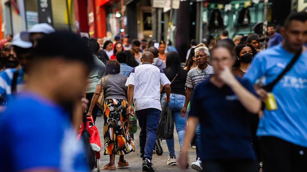 Censo 2022: Brasil tem mais mulheres e população está mais velha