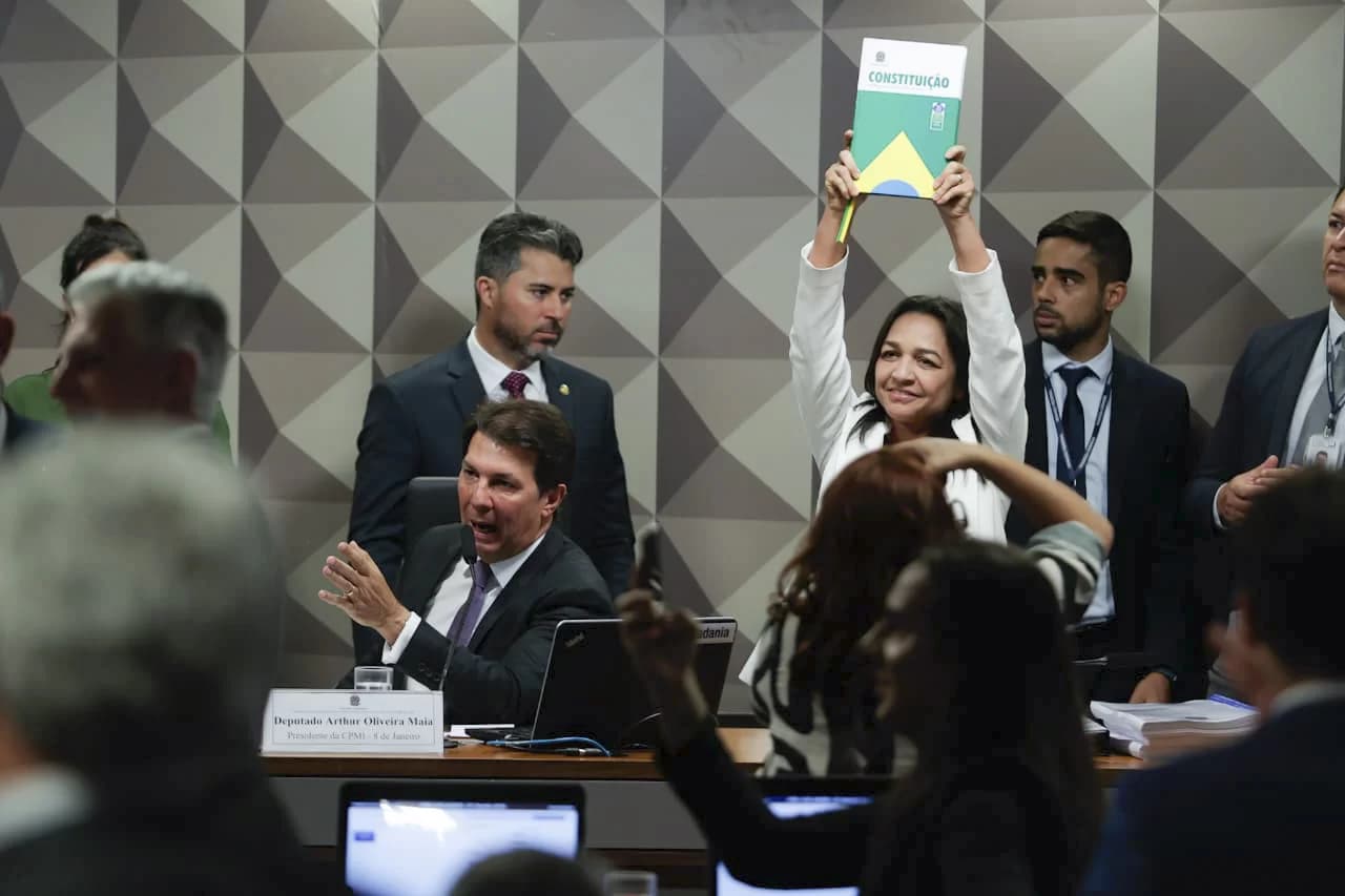 PGR pede ao Senado que entregue os HDs com os dados da CPMI do 8/1