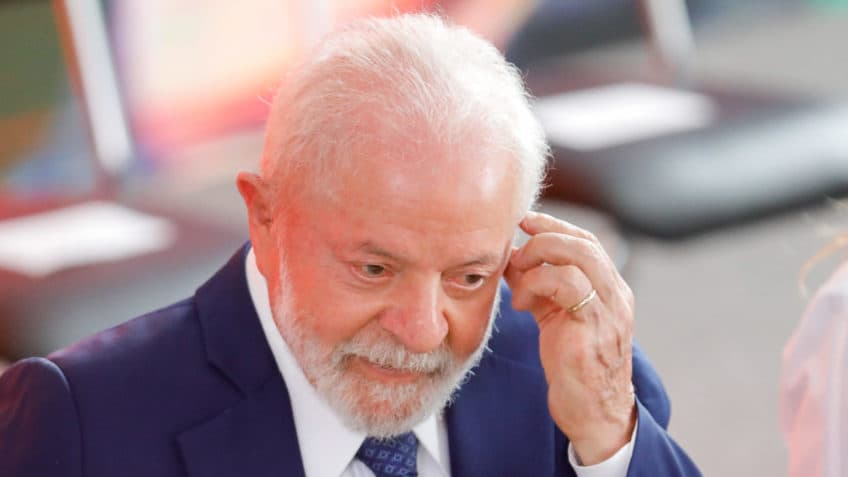 Lula sinaliza os indicados para vagas do STF e PGR; saiba os nomes