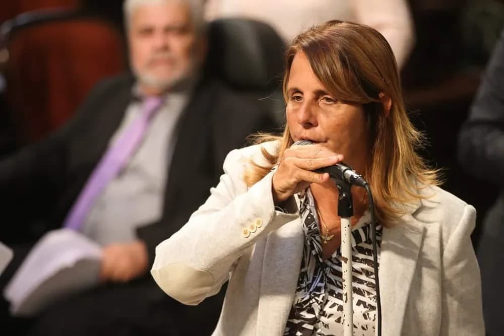 Deputada Lucinha é afastada do cargo por suspeita de ser o ‘braço político’ de milícia, no RJ