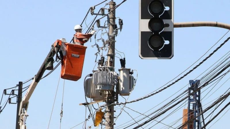 Com onda de calor, Brasil bate recorde de consumo de energia pelo segundo mês