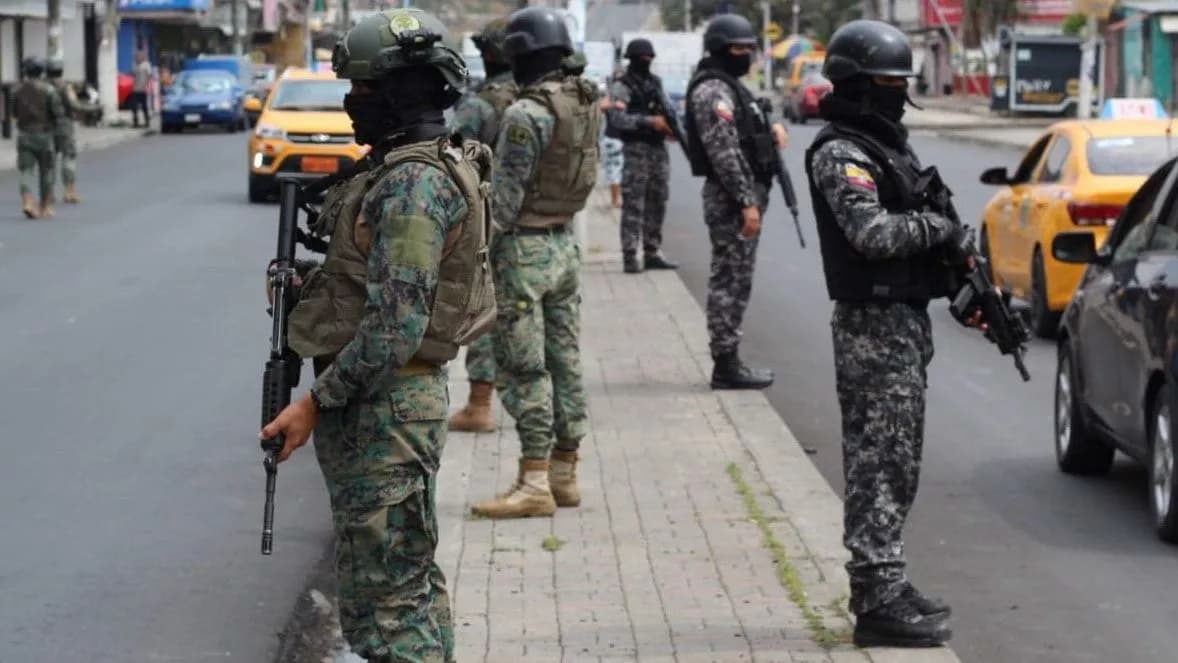 Mais de 130 agentes penitenciários são mantidos reféns no Equador