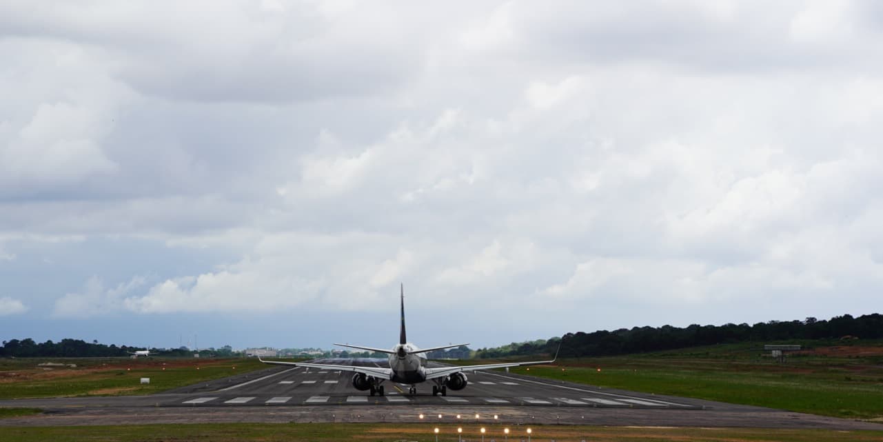 Pista do Aeroporto Eduardo Gomes volta a operar 24 horas, em Manaus