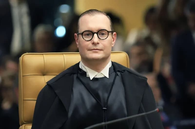 Zanin recebe relatoria de ação de Bolsonaro contra inelegibilidade