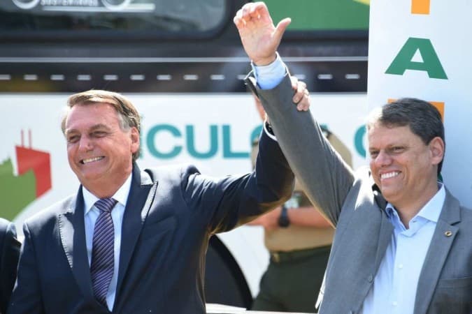 Governador de SP confirma presença em ato de Bolsonaro: “Ao lado dele como sempre estive”