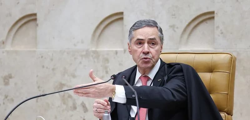 Barroso suspende julgamento no STF após Mendes e Zanin votarem pela ampliação do foro privilegiado