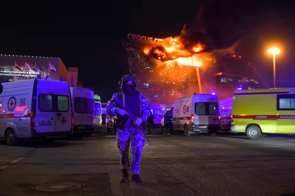 Rússia anuncia prisão de suspeitos de atentado terrorista e diz que eles têm “contatos na Ucrânia”