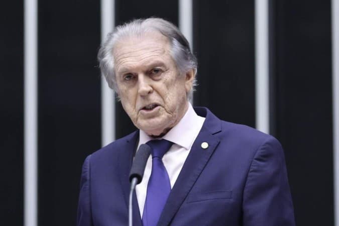 União Brasil inicia processo para expulsar Luciano Bivar do partido