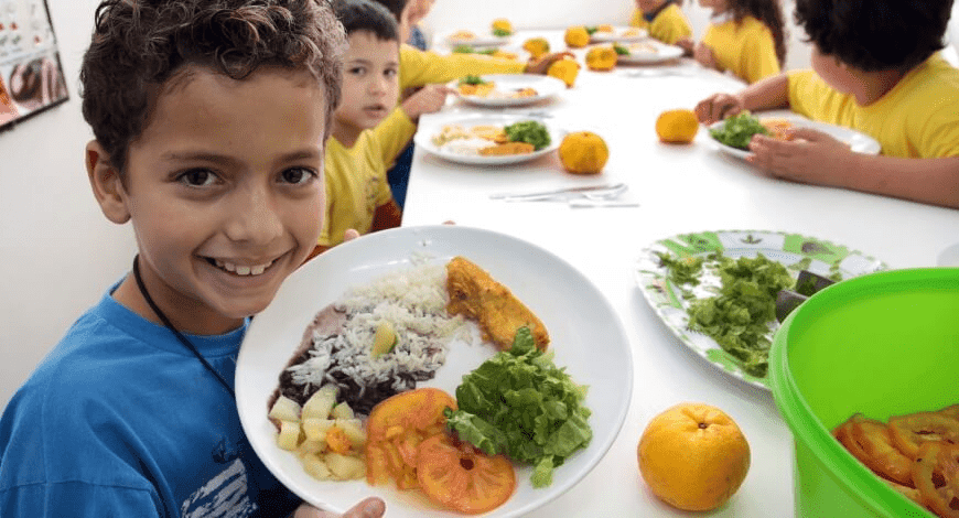 Deputado propõe merenda escolar vegetariana nas escolas públicas do Amazonas
