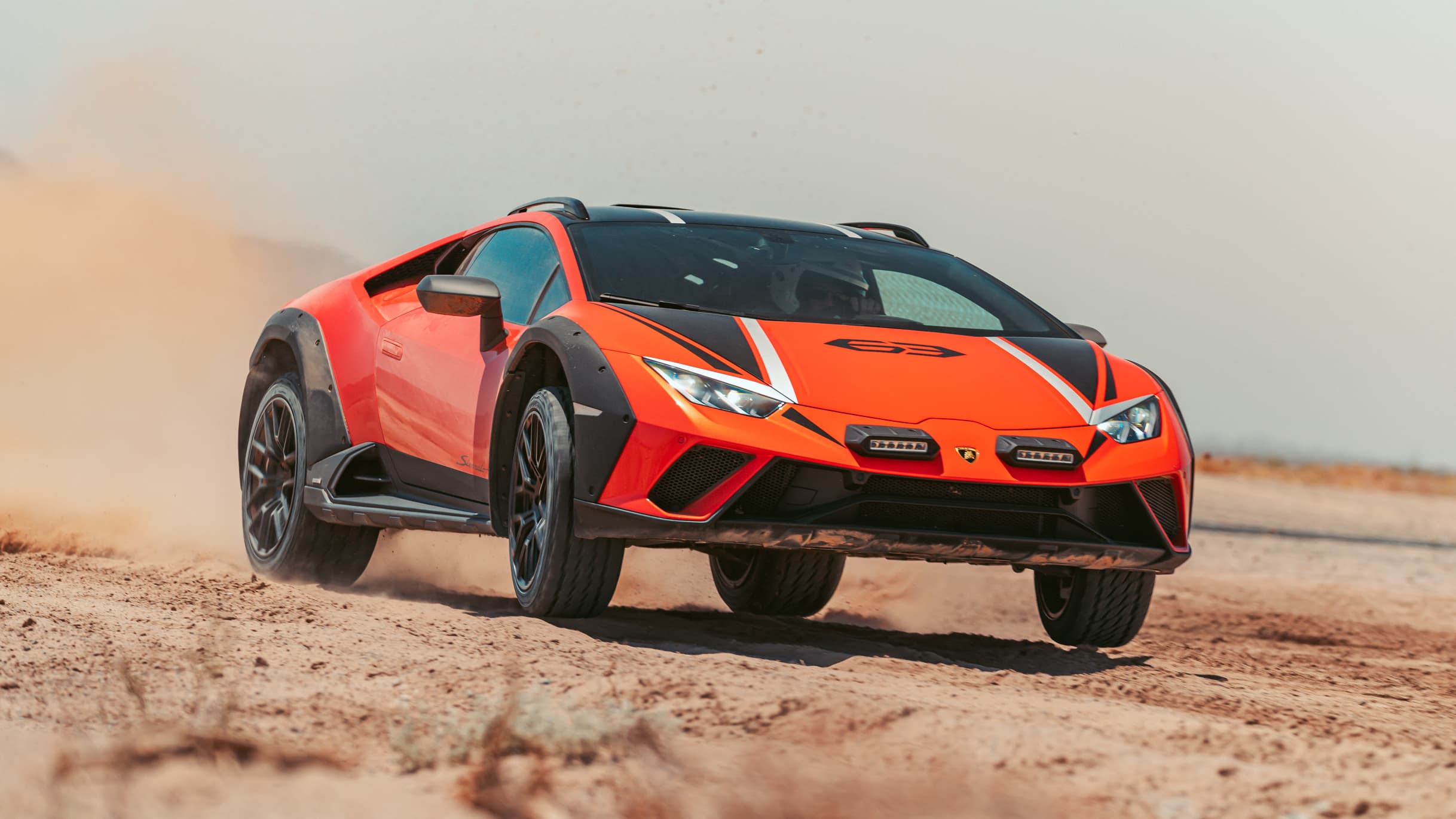 Lamborghini lança no Brasil carro de R$ 4 milhões “à prova de buraco”