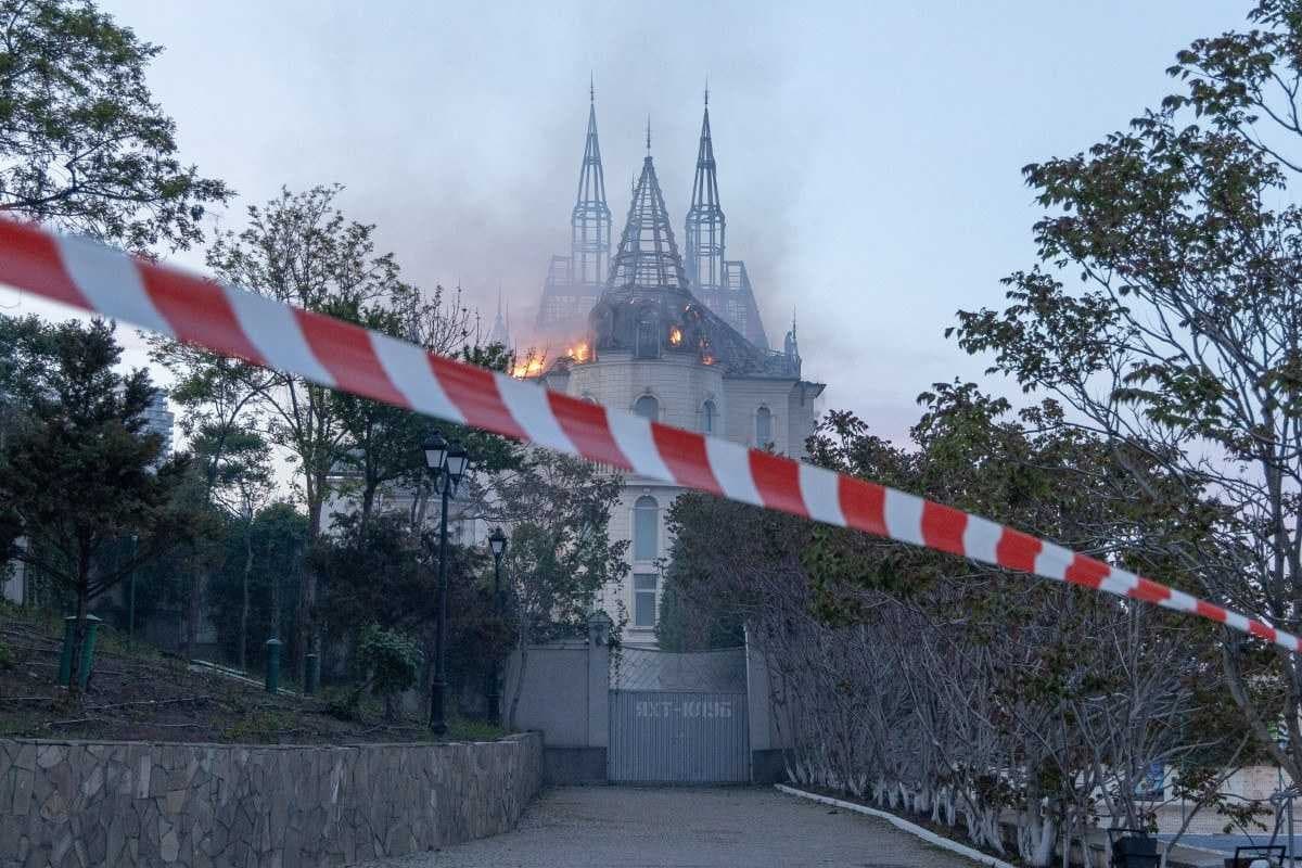 VÍDEO: Bombardeio russo destrói “Castelo do Harry Potter” na Ucrânia