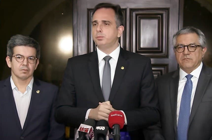 Presidente do Senado afirma que “questão do Imposto de Renda não é para agora”
