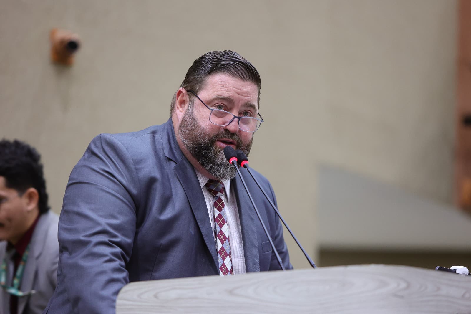 William Alemão critica ausência de vereadores na CMM: “Parece que já começou a campanha, está todo mundo na rua”