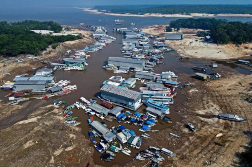Dragagem e transporte de água potável: Governo detalha ações contra estiagem no Amazonas