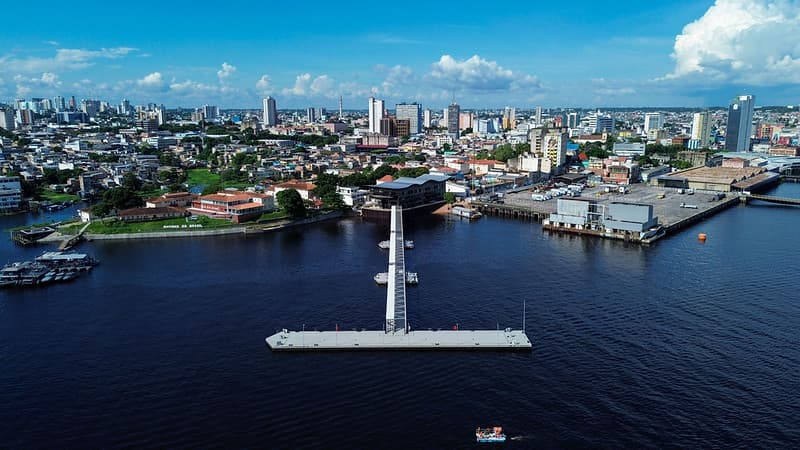 Prefeitura inaugura píer turístico “Manaus 355” conectado ao mirante Lúcia Almeida