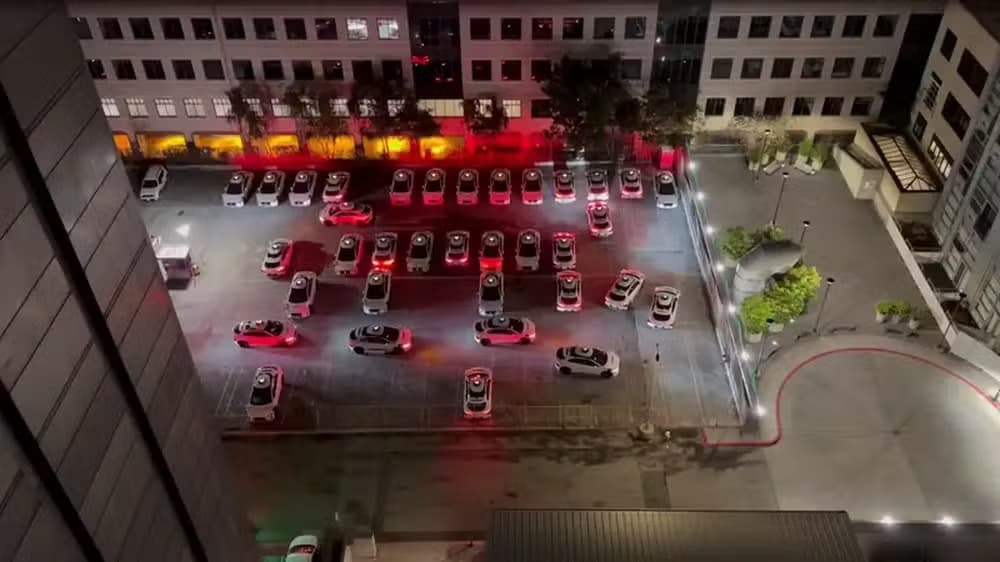 VÍDEO: Carros autônomos fazem “buzinaço” durante a madrugada e incomodam vizinhos, nos EUA