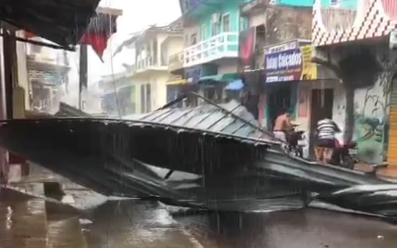 VÍDEO: Chuva causa estragos e deixa casas destelhadas em Nova Olinda do Norte